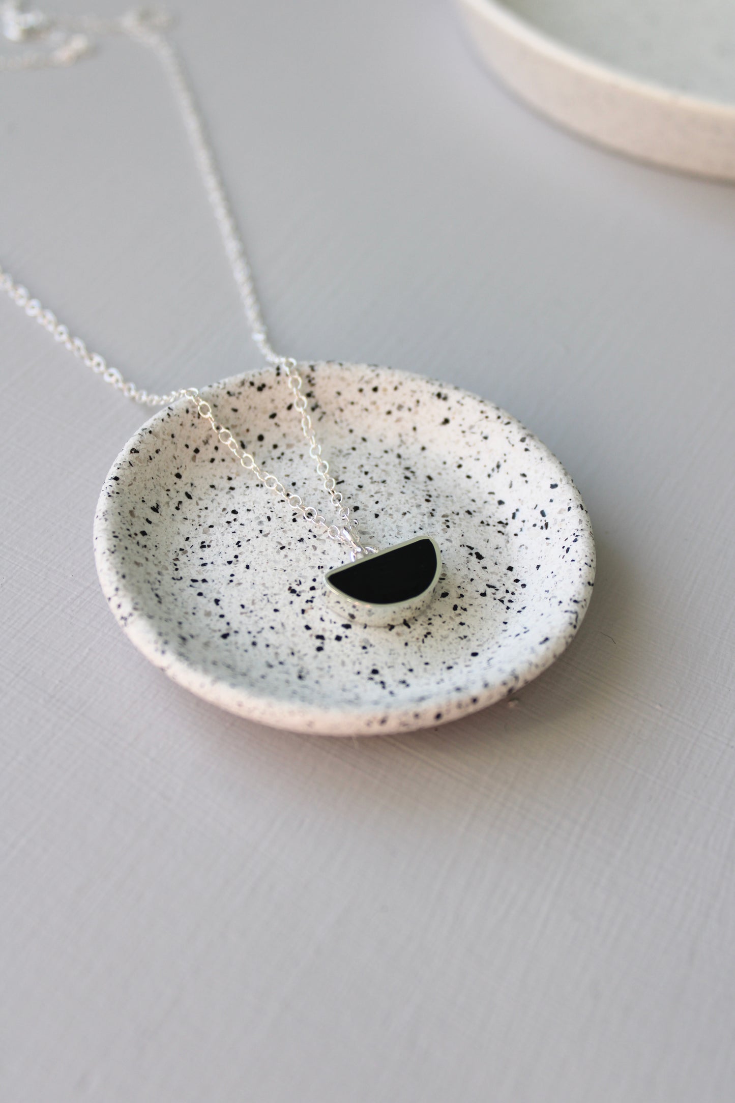 Small Arc Black Pendant