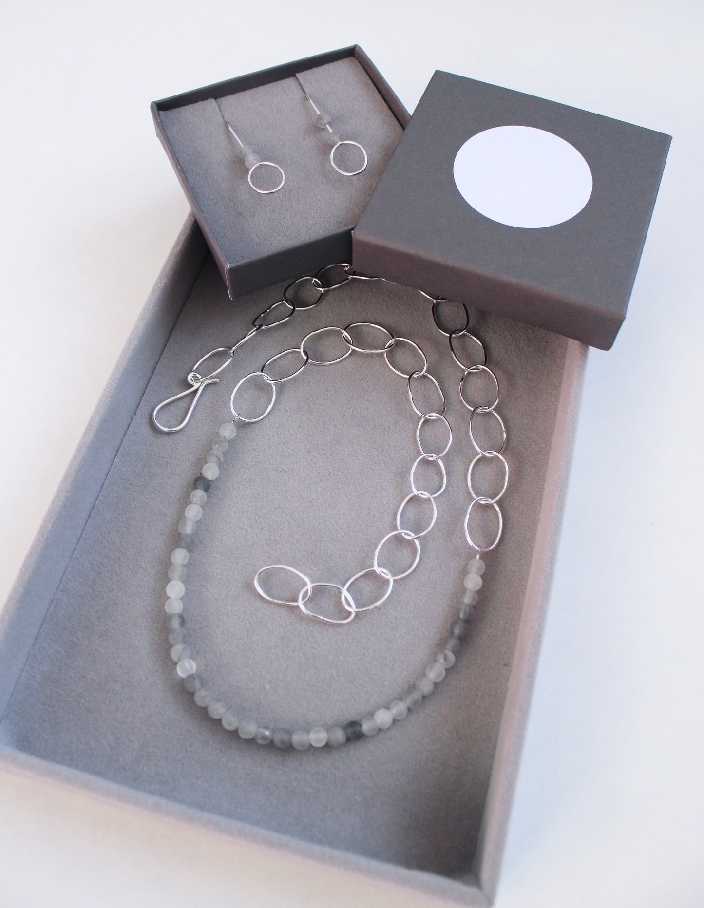 agate and silver link necklace