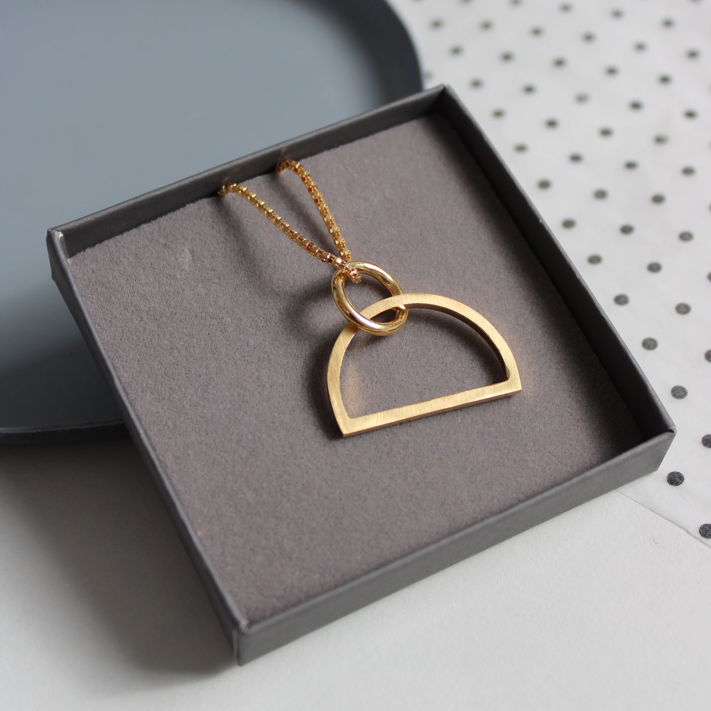 arc circle pendant gold