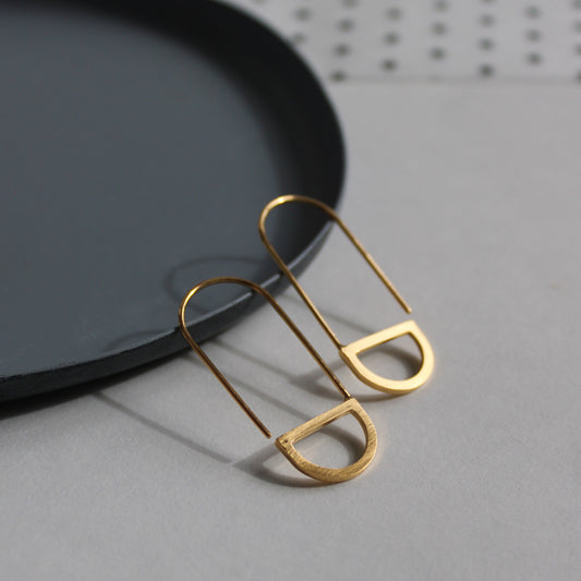 arc loop earrings gold