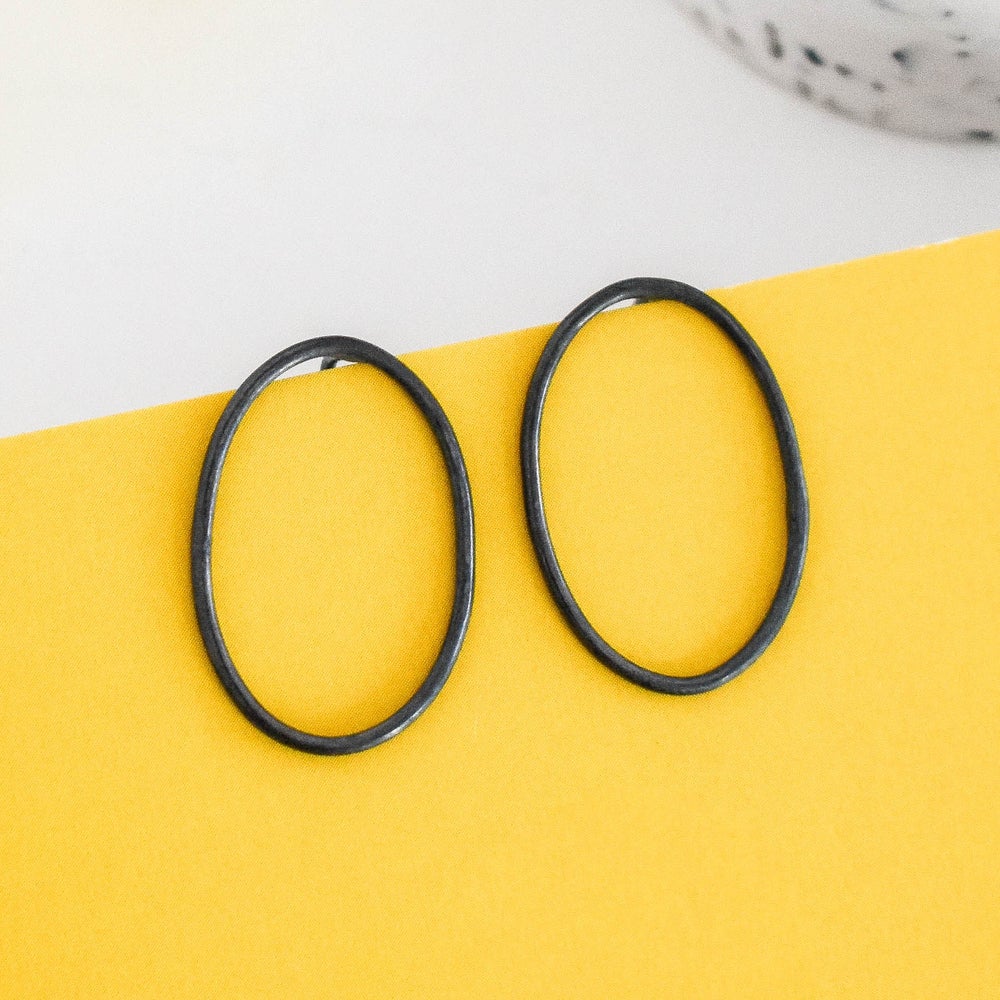 oval oxidised threader earrings