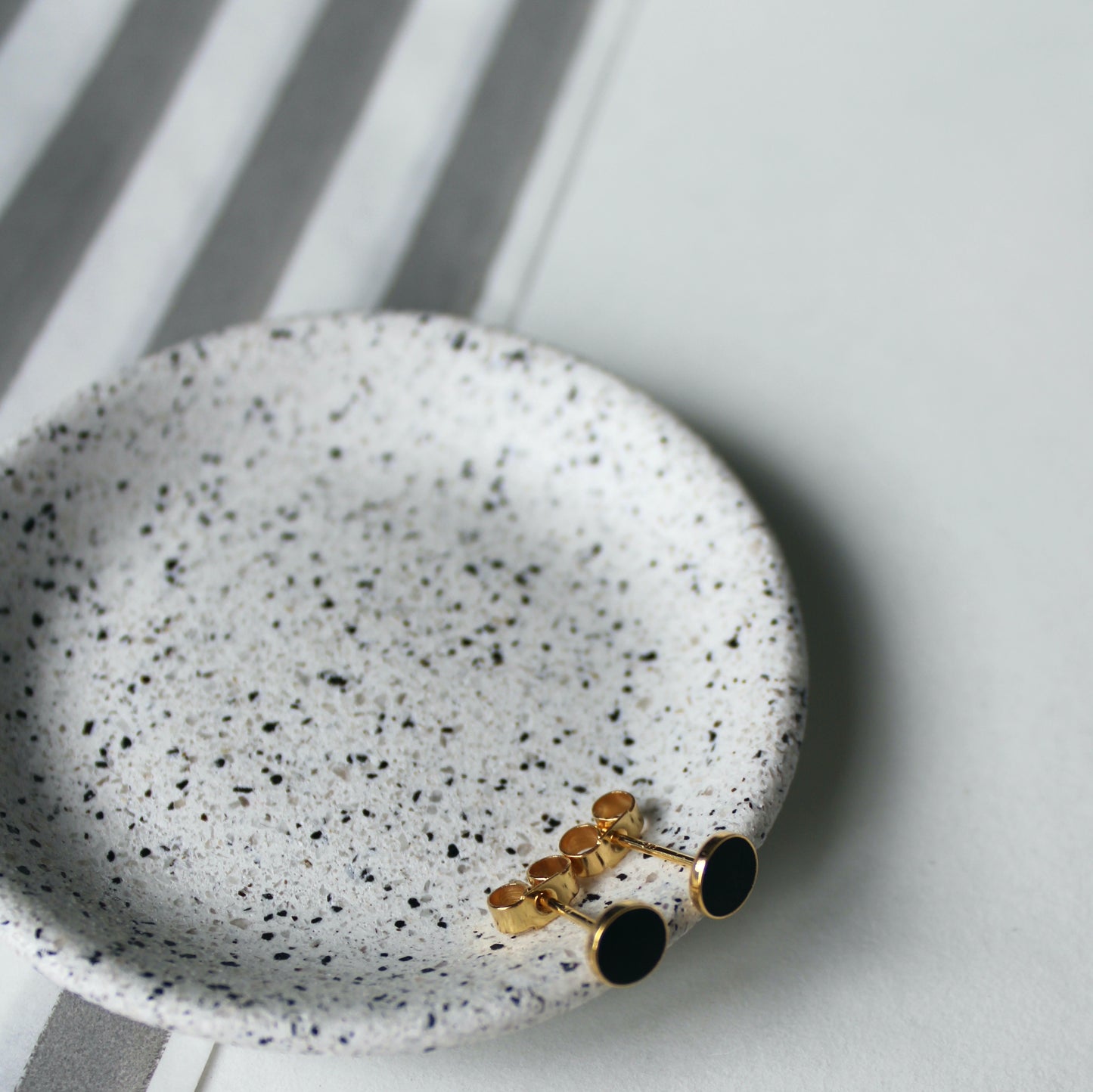 Arc Tiny Black Studs - Gold