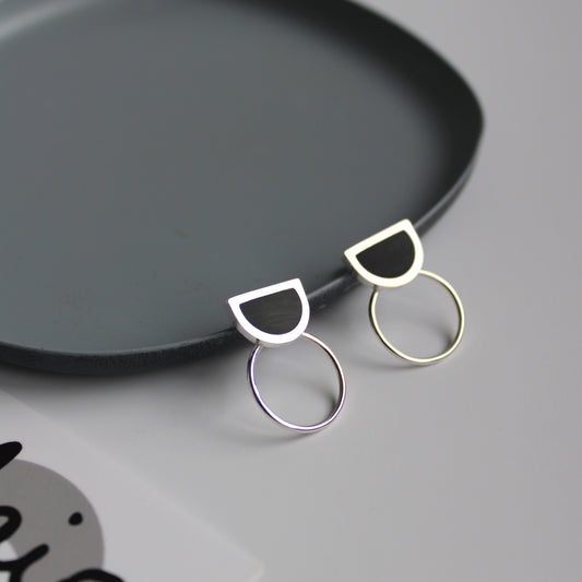black resin an silver arc circle stud earrings