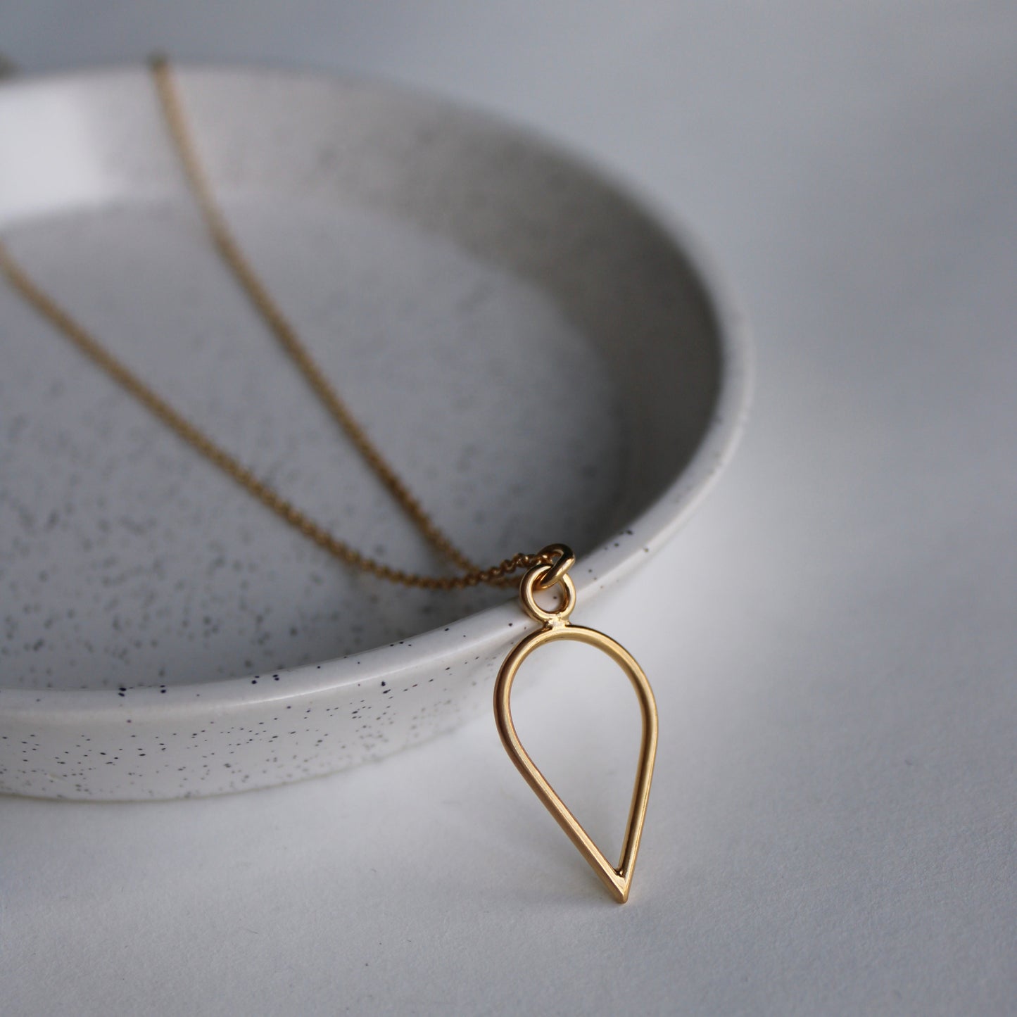 gold teardrop necklace