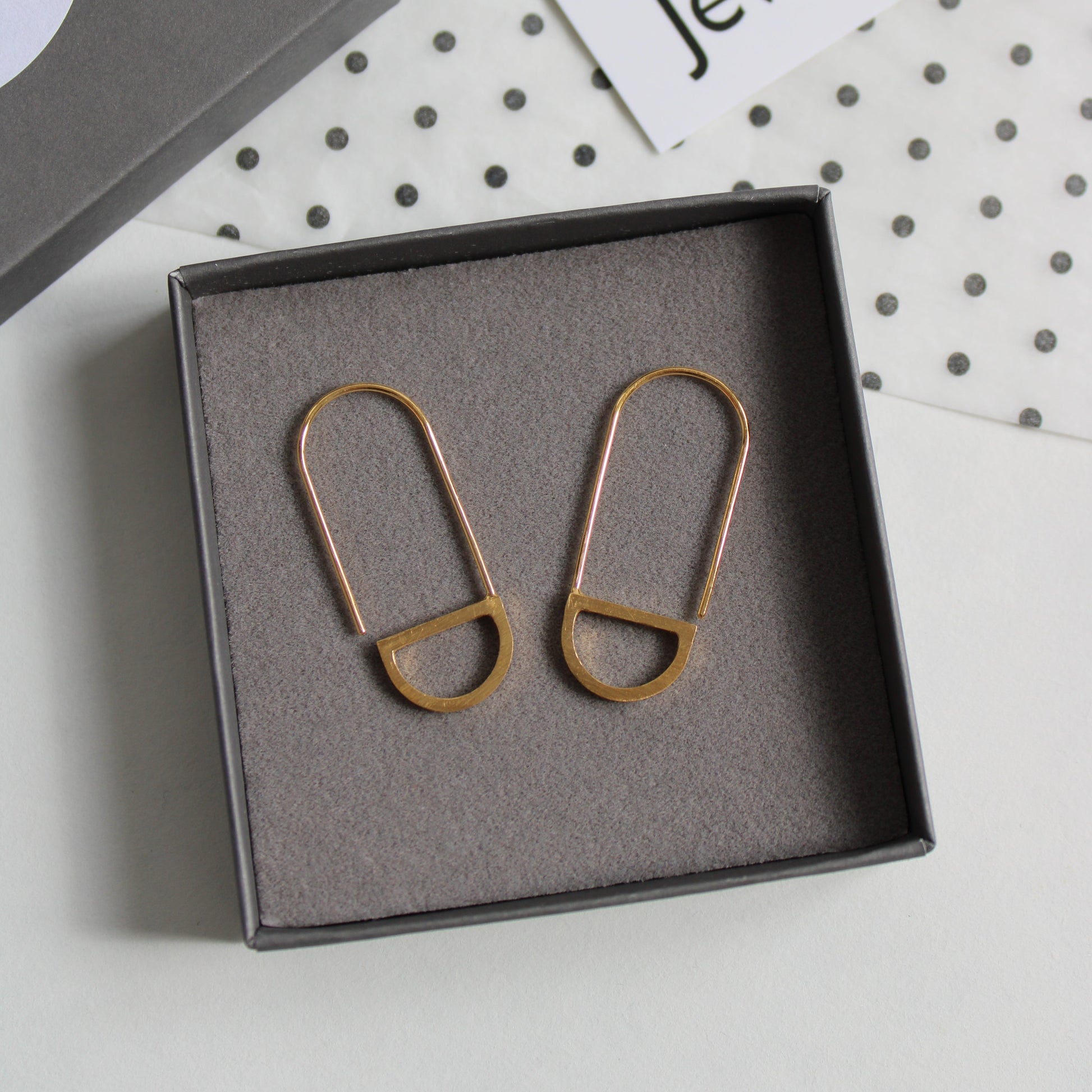 loop arc earrings gold