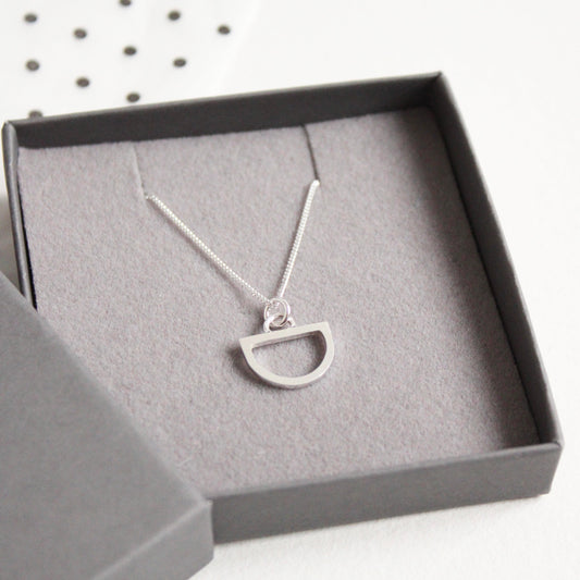 tiny arc pendant silver