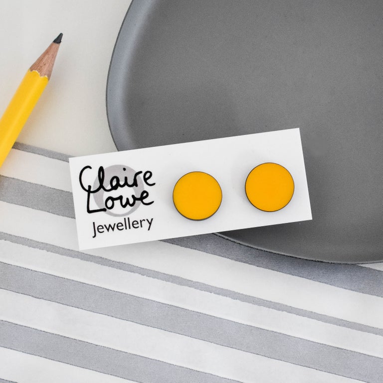 yellow resin stud earrings medium